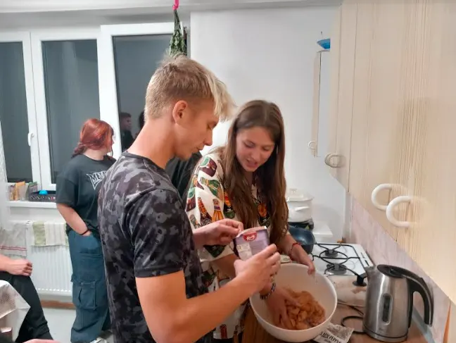 Kuracie soté s ryžou a broskyňovým kompótom