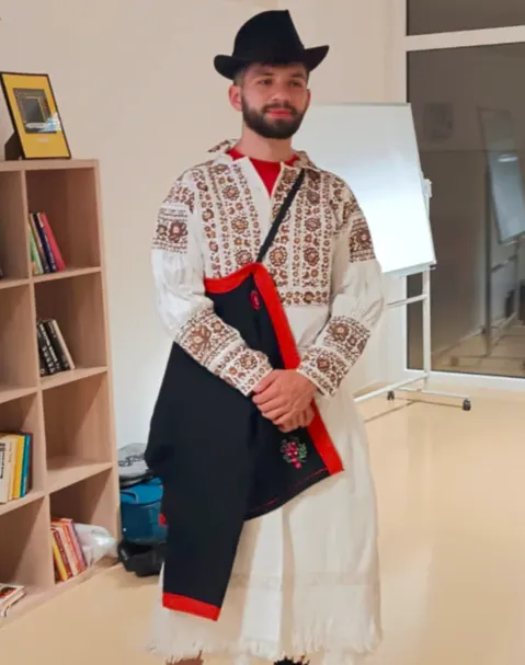 Tradičný odev