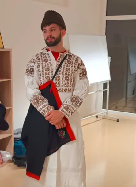Tradičný odev