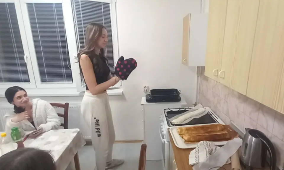 Maková, tvarohová a orechová roláda z lístkového cesta