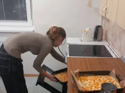 Ovocná bublanina v rámci krúžku "Varíme a pečieme s radosťou" – fotografia 4
