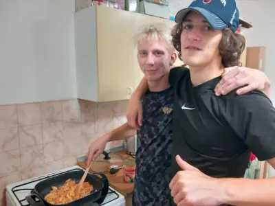 Kuracie soté s ryžou a broskyňovým kompótom – fotografia 1
