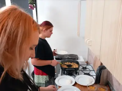 Kuracie soté s ryžou a broskyňovým kompótom – fotografia 5