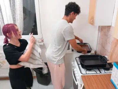 Perníkový koláč s jahodovým lekvárom a čokoládou – fotografia 3