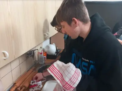 Pečenie medovníkov – fotografia 7