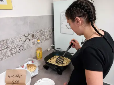 Vyprážané palacinky s hranolkymi – fotografia 5