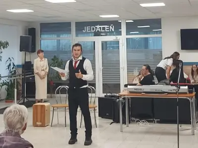 Vystúpenie žiakov v ZSS - Záhonok a pizza za odmenu – fotografia 2